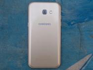 Samsung Galaxy A5 (2017) baxış: suyun qorunması və sərin selfie kamera parametrləri Samsung A5 ilə orta